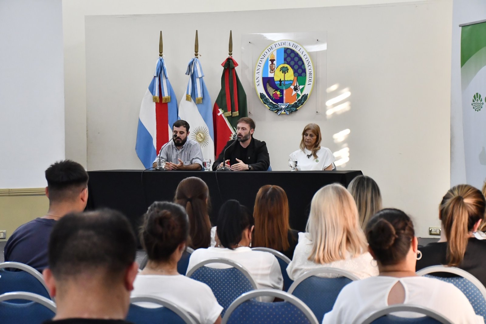 CON LA ENTREGA DE CERTIFICADOS FINALIZÓ EL AÑO DE LOS TALLERES DE FORMACIÓN LABORAL