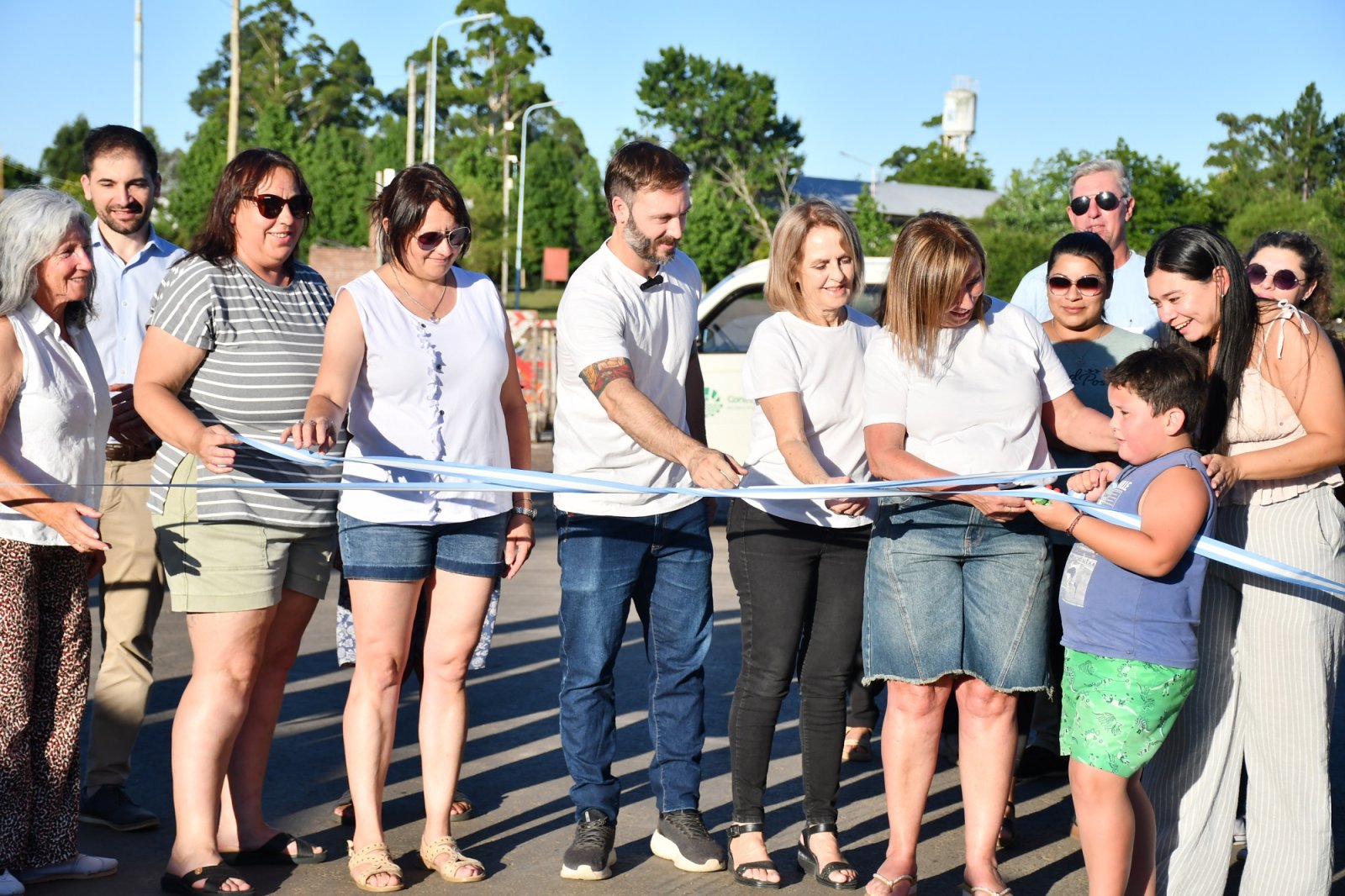 EL INTENDENTE AZCUÉ INAUGURÓ LA OBRA DE REPAVIMENTACIÓN DE CALLE JUVENTUD UNIDA DE BENITO LEGERÉN
