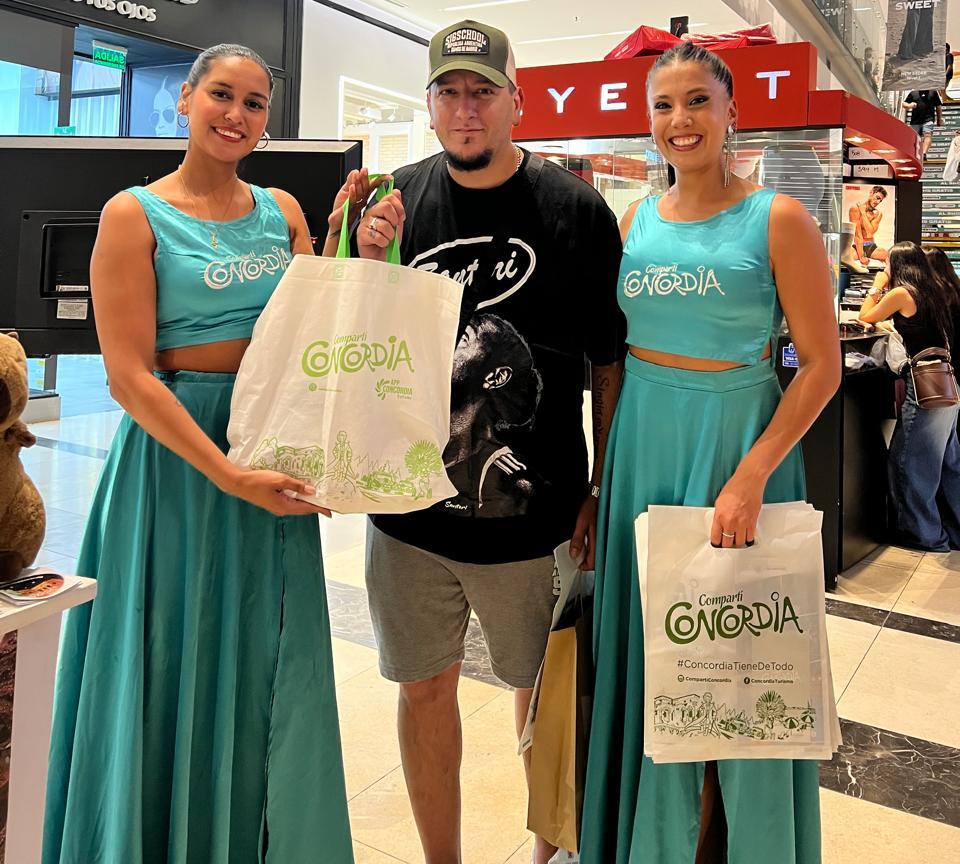 CONCORDIA ACTIVÓ SU PROPUESTA DE VERANO EN LA NOCHE DE LOS SHOPPINGS DE BUENOS AIRES