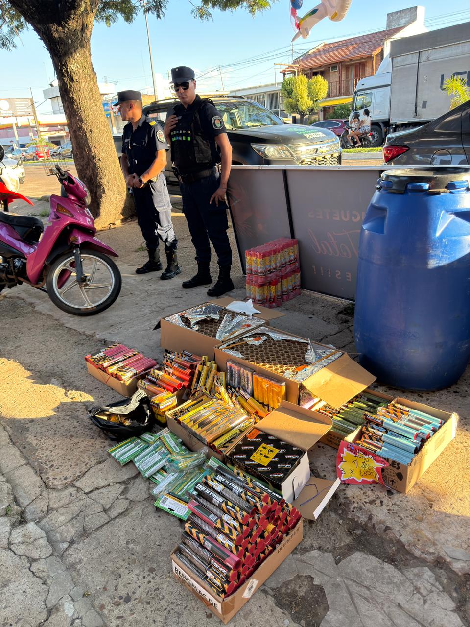 LA MUNICIPALIDAD CLAUSURÓ UN LOCAL Y DECOMISÓ PIROTECNIA POR $10.000.000