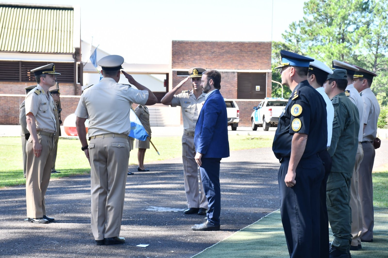 EL INTENDENTE AZCUÉ PARTICIPÓ DEL CAMBIO DE AUTORIDADES DE LA PREFECTURA NAVAL REPRESA SALTO GRANDE