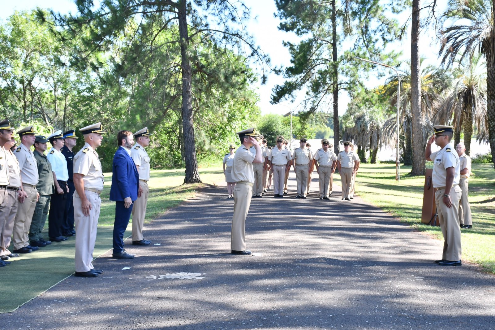 EL INTENDENTE AZCUÉ PARTICIPÓ DEL CAMBIO DE AUTORIDADES DE LA PREFECTURA NAVAL REPRESA SALTO GRANDE