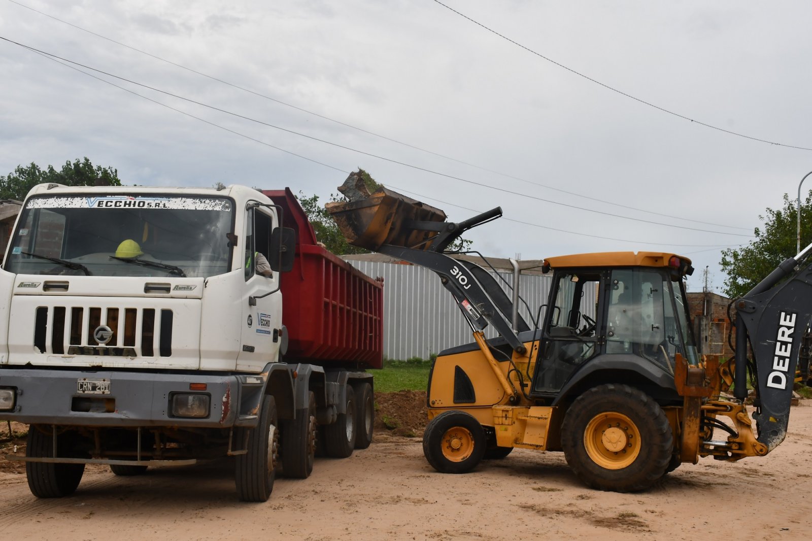 AZCUÉ SUPERVISÓ EL INICIO DE OBRAS EN CALLE DR. SAURÉ: “ESTO ES PRODUCTO DEL MANEJO EFICIENTE DEL ESTA DO”