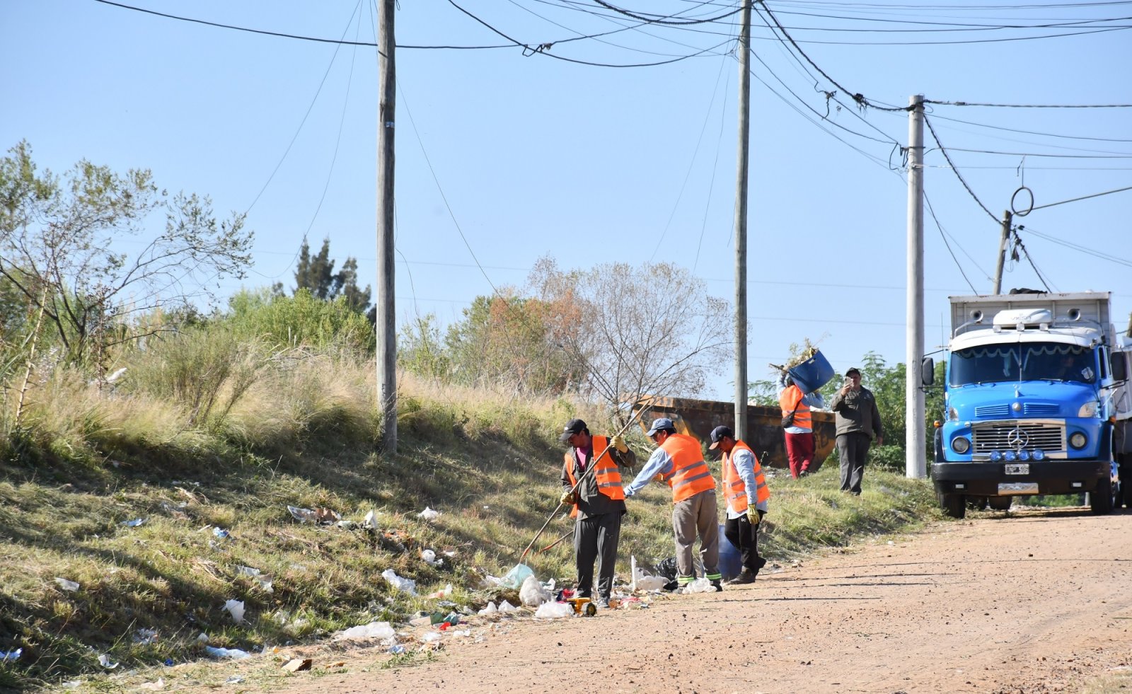 CON LA INTERVENCIÓN DE DIVERSAS ÁREAS, LA MUNICIPALIDAD REALIZA UN ABORDAJE INTEGRAL EN EL BARRIO SAN MIG UEL II