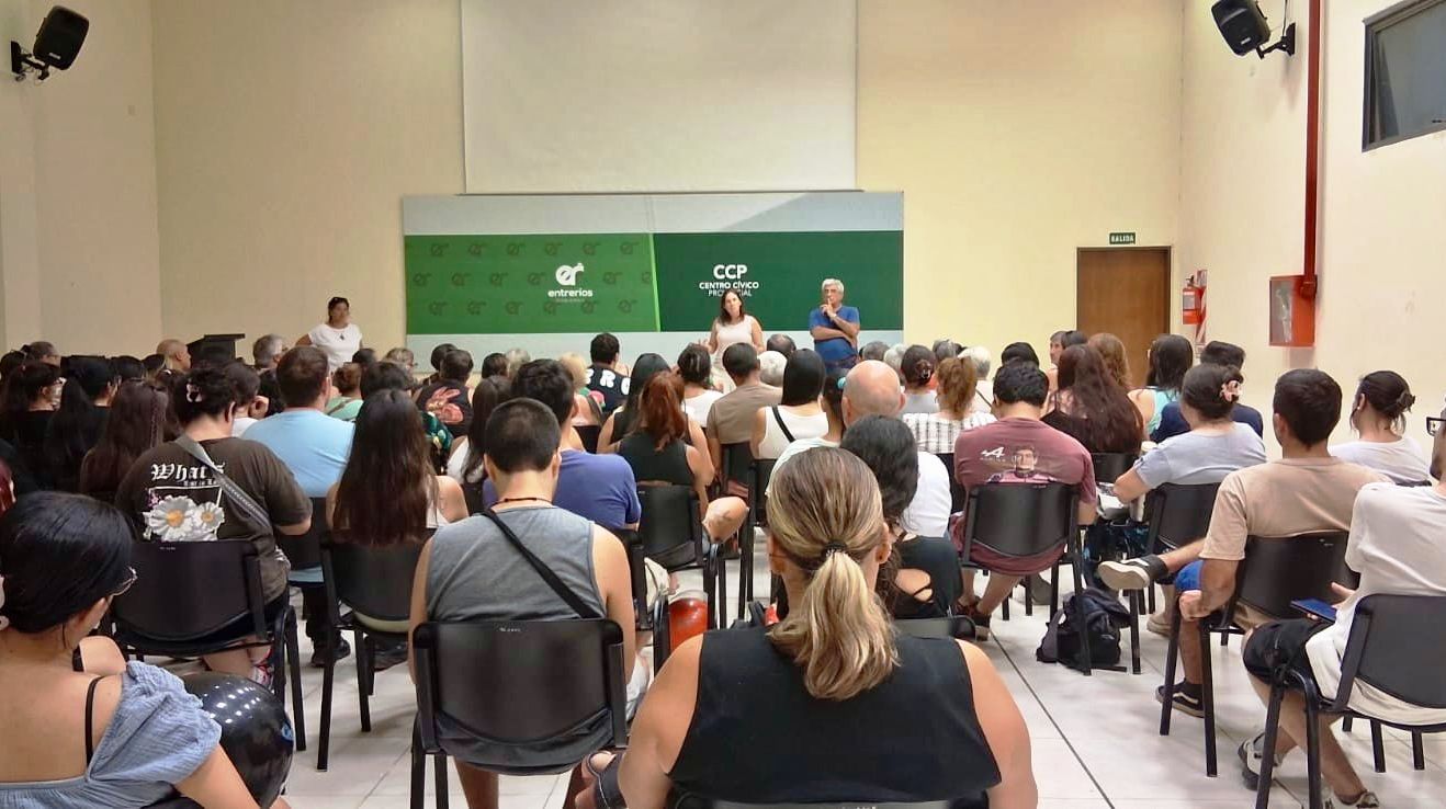 LA MUNICIPALIDAD SE REUNIÓ CON EMPRENDEDORES QUE PARTICIPAN DE LAS FERIAS DE LA CIUDAD