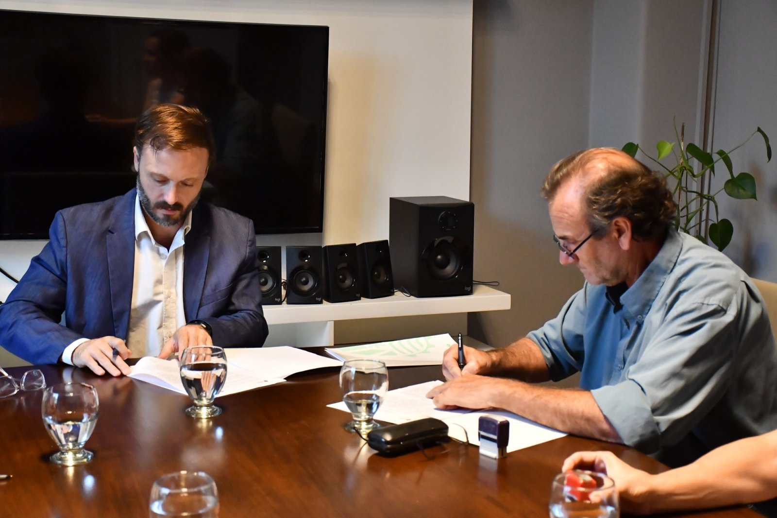 EL MUNICIPIO Y LA ASOCIACIÓN DE CITRICULTORES RENOVARON EL CONVENIO DE COOPERACIÓN MUTUA EN LA LUCHA CONT RA EL HLB