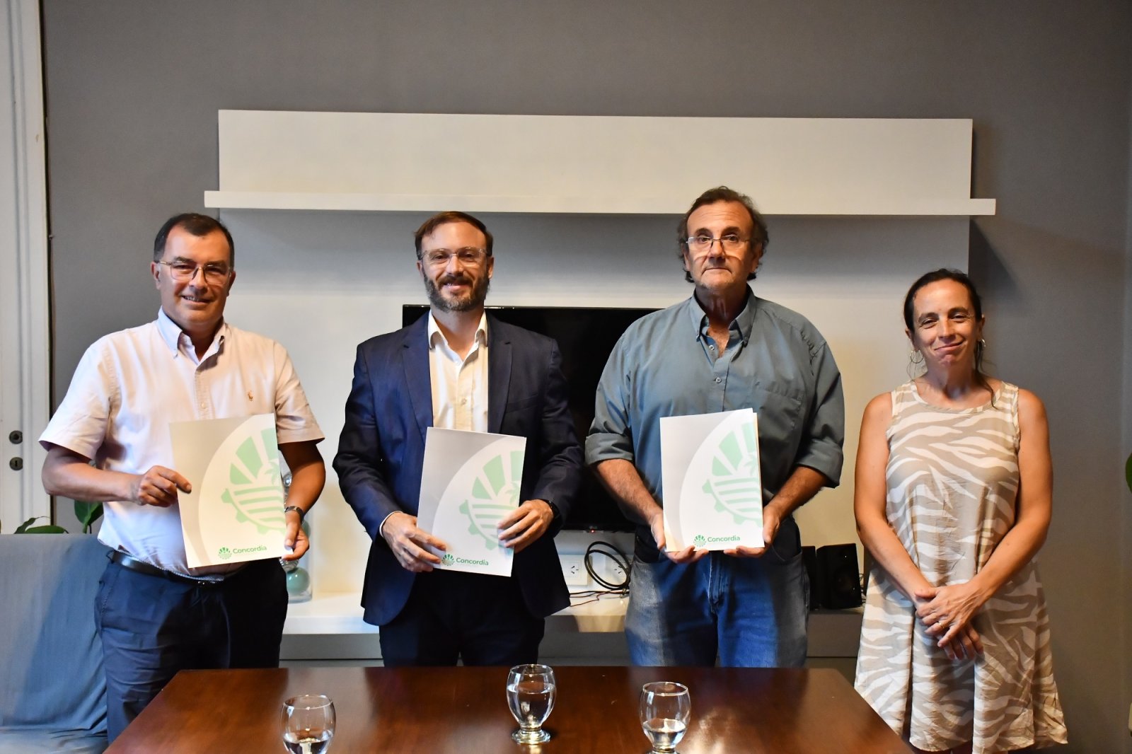 EL MUNICIPIO Y LA ASOCIACIÓN DE CITRICULTORES RENOVARON EL CONVENIO DE COOPERACIÓN MUTUA EN LA LUCHA CONT RA EL HLB