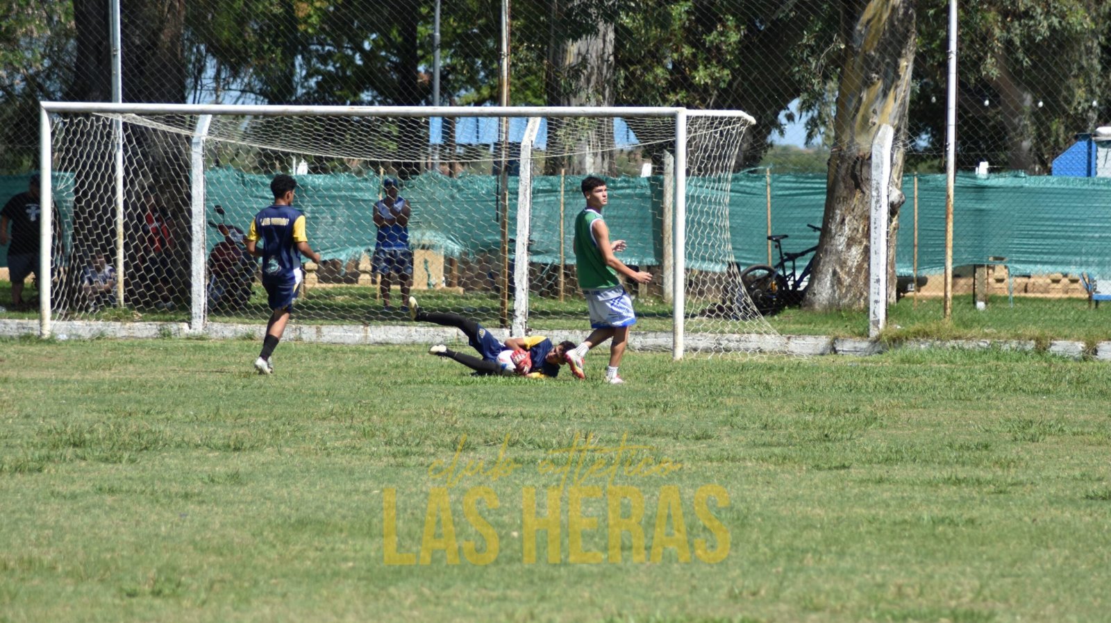 LAS HERAS DEBUTÓ CON PRIMERA Y RESERVA EN PARTIDOS AMISTOSOS