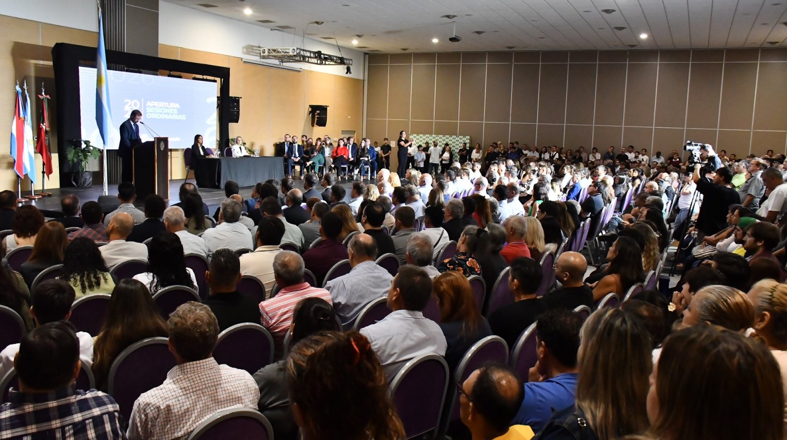 EL INTENDENTE AZCUÉ INAUGURÓ EL PERÍODO DE SESIONES DEL CONCEJO DELIBERANTE