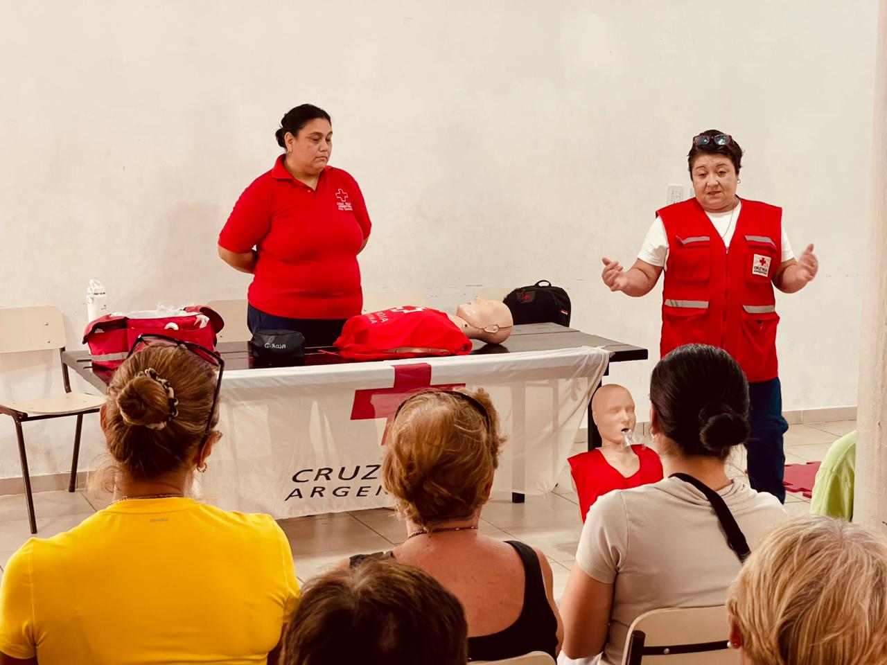 ADULTOS MAYORES FUERON CAPACITADOS EN RCP Y PRIMEROS AUXILIOS