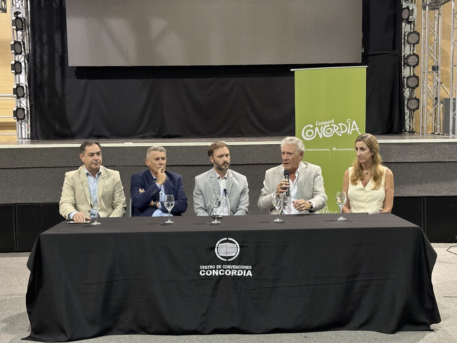 Se concretó la entrega de equipamiento para fortalecer los espacios del Lago de Salto Grande