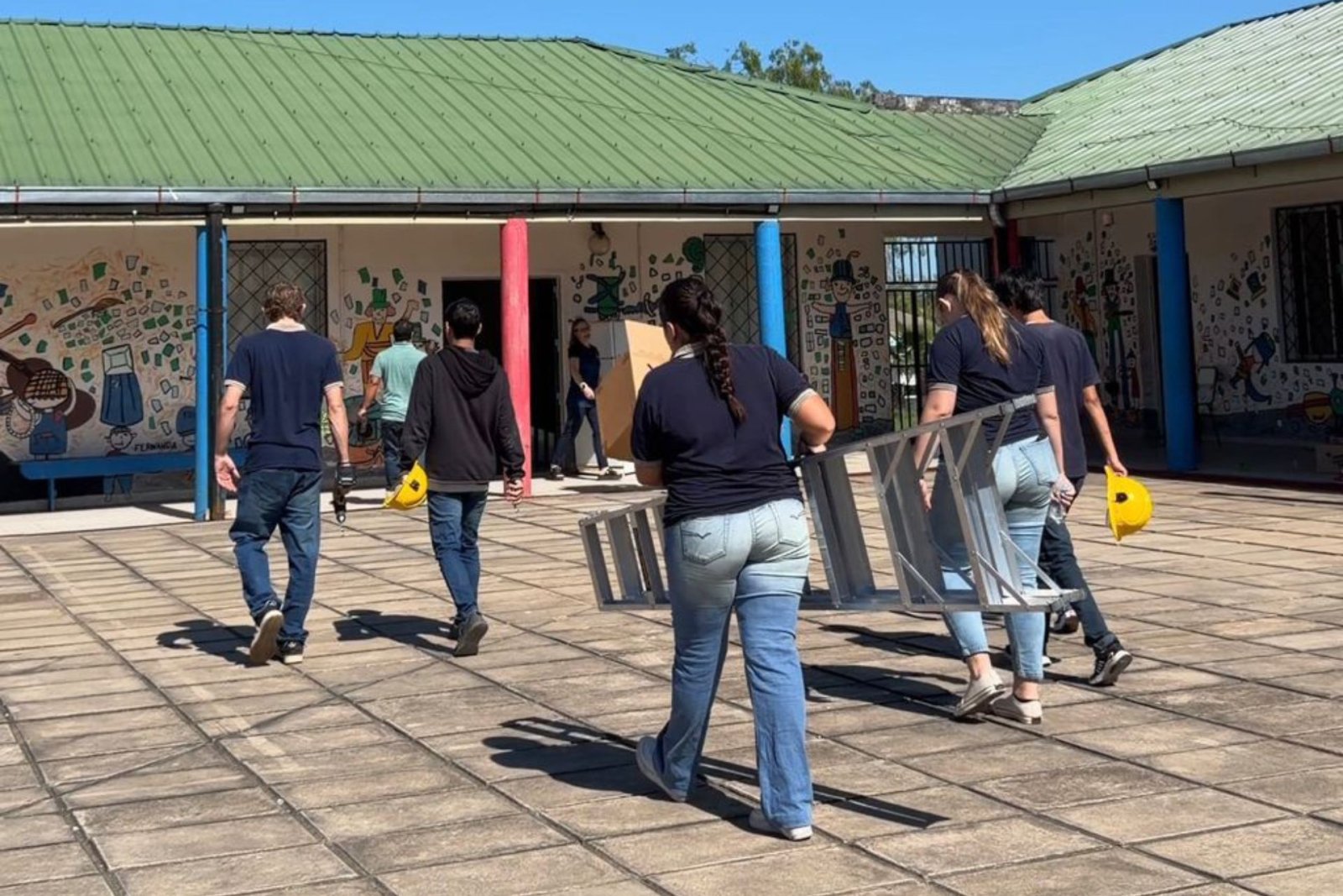 Prácticas Profesionales Supervisadas: alumnos de la Escuela Técnica de Federación instalaron equipos de  aire acondicionado en la Escuela Integral “Arturo Illia”