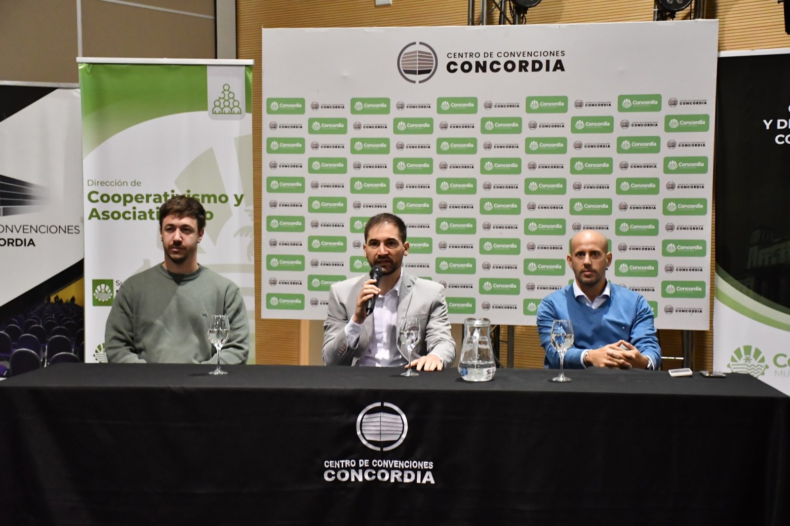 LA MUNICIPALIDAD IMPULSÓ UN TALLER PARA FORTALECER LA AUTONOMÍA FINANCIERA DE ADULTOS MAYORES