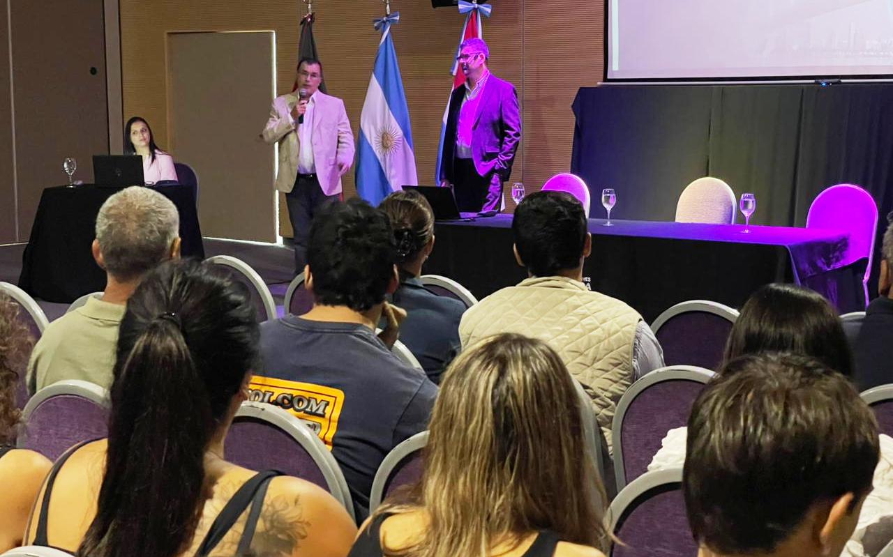 IMPORTANTE PARTICIPACIÓN DEL SECTOR PRIVADO EN EL CICLO FORMATIVO “CONSTRUYENDO PUENTES CON CHINA”