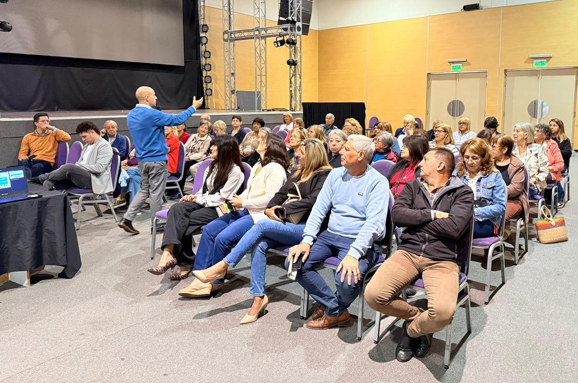 LA MUNICIPALIDAD Y BBVA REALIZARON EL TALLER “APRENDÉ A CUIDAR TU DINERO” PARA ADULTOS MAYORES