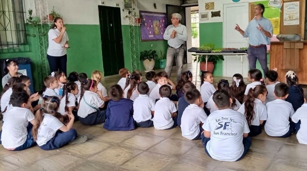 EL PROGRAMA DE HUERTAS FAMILIARES CONTINÚA BENEFICIANDO A VECINOS DE CONCORDIA