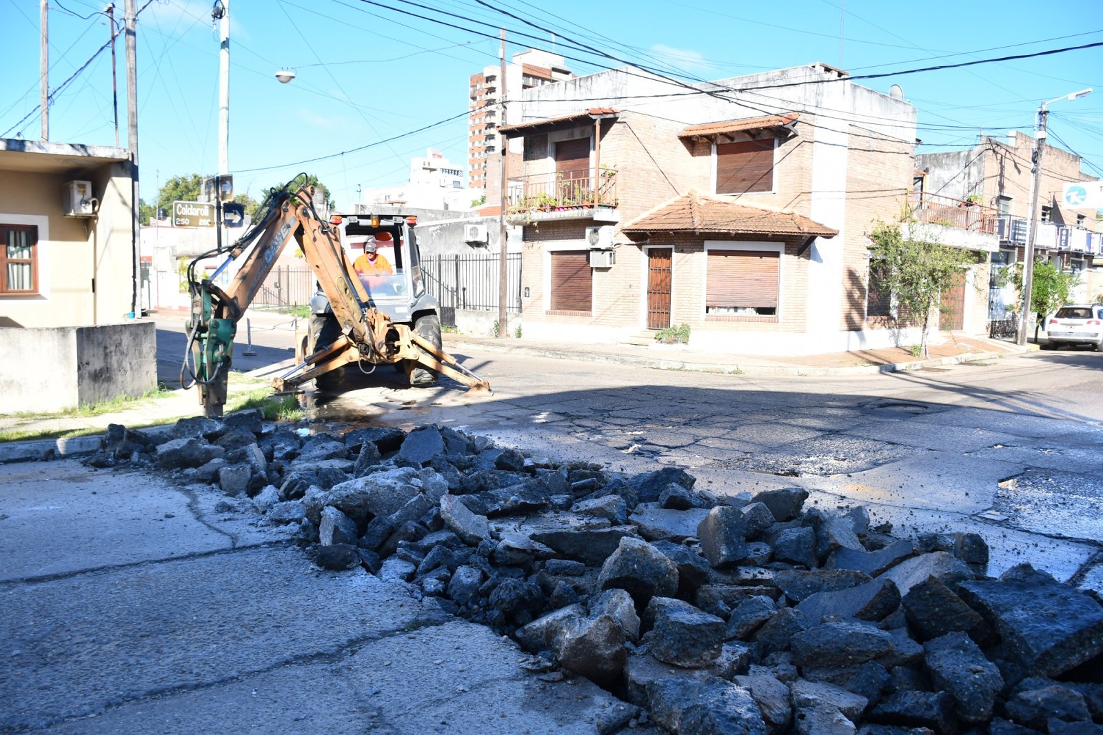 LA MUNICIPALIDAD LLEVA ADELANTE OBRAS EN DISTINTOS PUNTOS DE LA CIUDAD