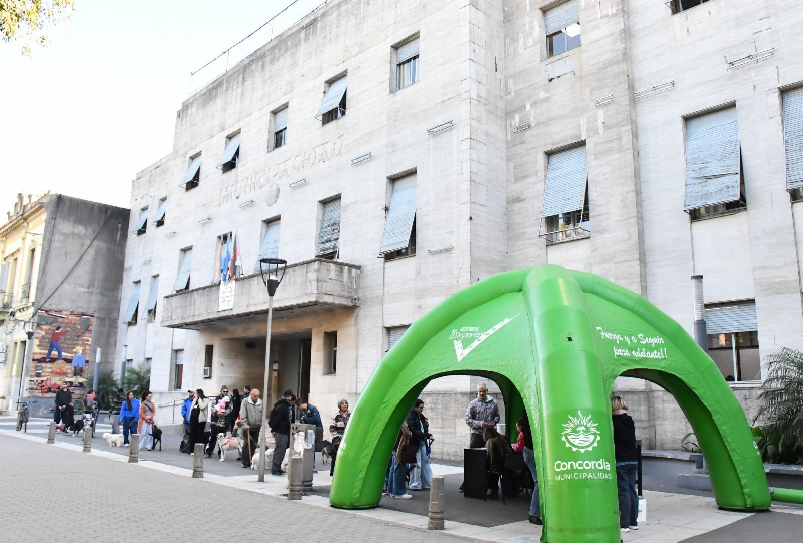 POR EL DÍA DEL ANIMAL SE LLEVÓ A CABO UNA JORNADA GRATUITA DE VACUNACIÓN ANTIRRÁBICA