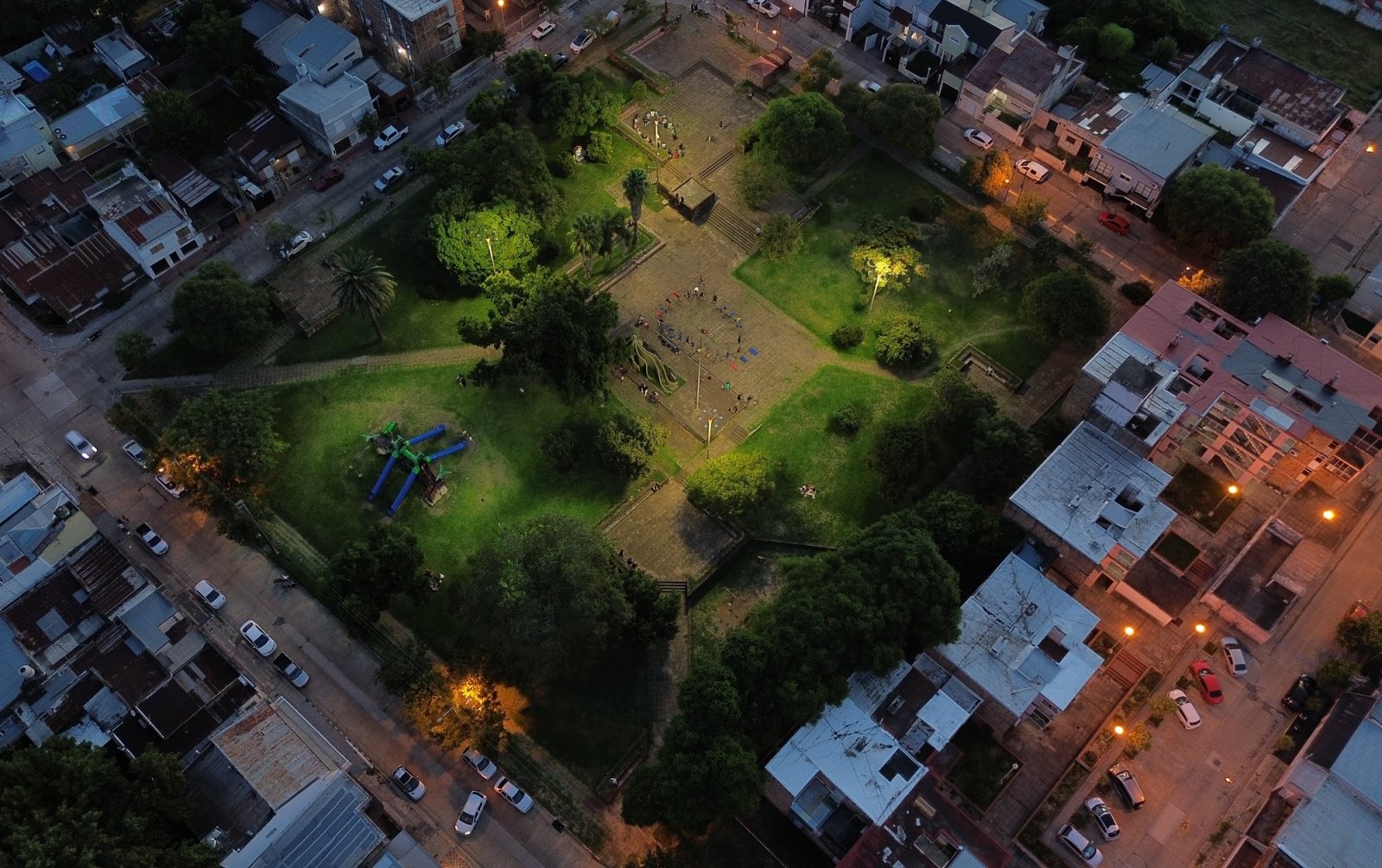 CON PARTICIPACIÓN DE LOS VECINOS, LA MUNICIPALIDAD PONDRÁ EN VALOR LA PLAZA ZORRAQUÍN