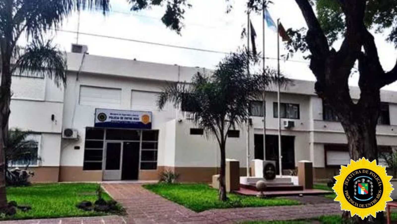 UN LLAMADO A TIEMPO ES EL LIMITE A LA VIOLENCIA - DETUVIERON A UN HOMBRE CUANDO AGREDIA A SU PAREJA EN PLENA CALLE