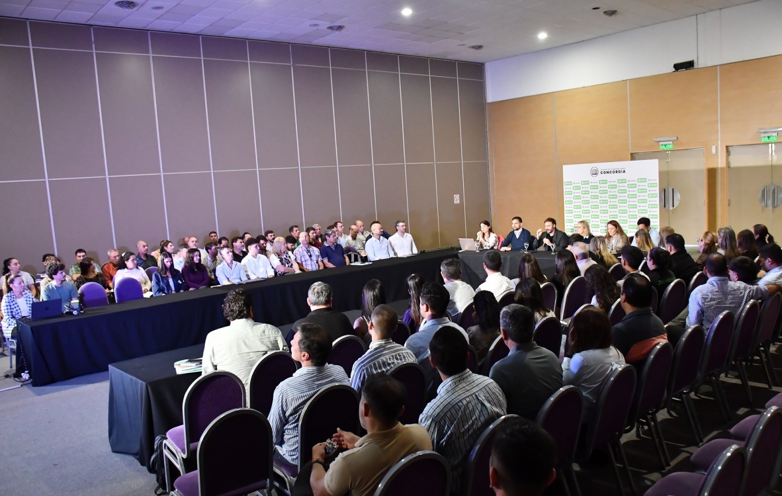 AZCUÉ REUNIÓ A SU EQUIPO DE GOBIERNO PARA AVANZAR EN LA IMPLEMENTACIÓN DE UNA METODOLOGÍA DE PLANIFICAC IÓN ORIENTADA A RESULTADOS