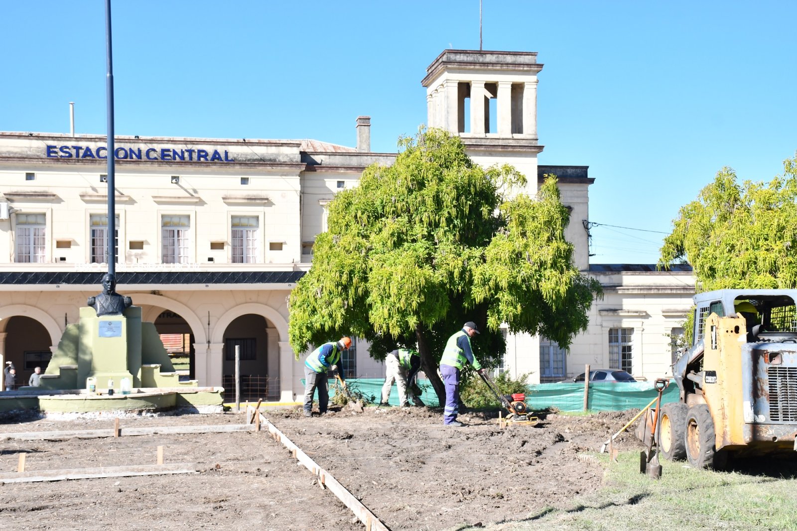 LA MUNICIPALIDAD REALIZA OBRAS DE REVITALIZACIÓN EN LA ZONA DE LA ESTACIÓN CENTRAL