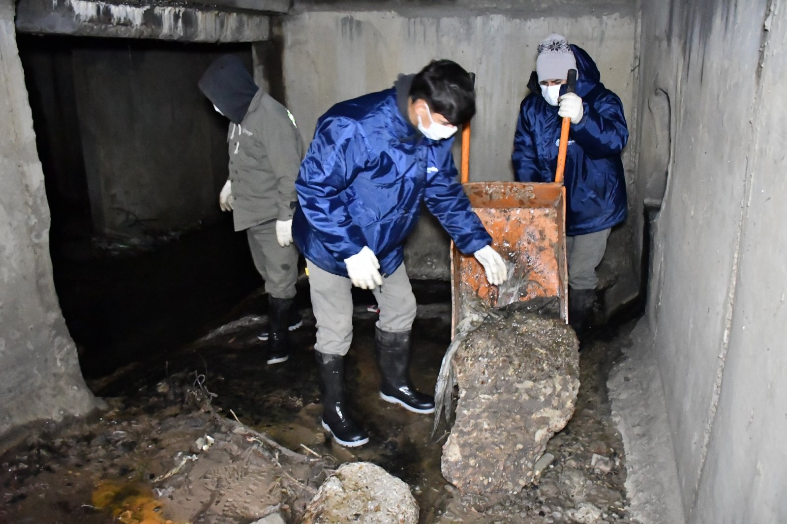 EL MUNICIPIO CONTINÚA CON LAS TRABAJOS DE LIMPIEZA DE ARROYOS, ALCANTARILLAS Y RESERVORIOS Y DESAGÜES PLUVIALES