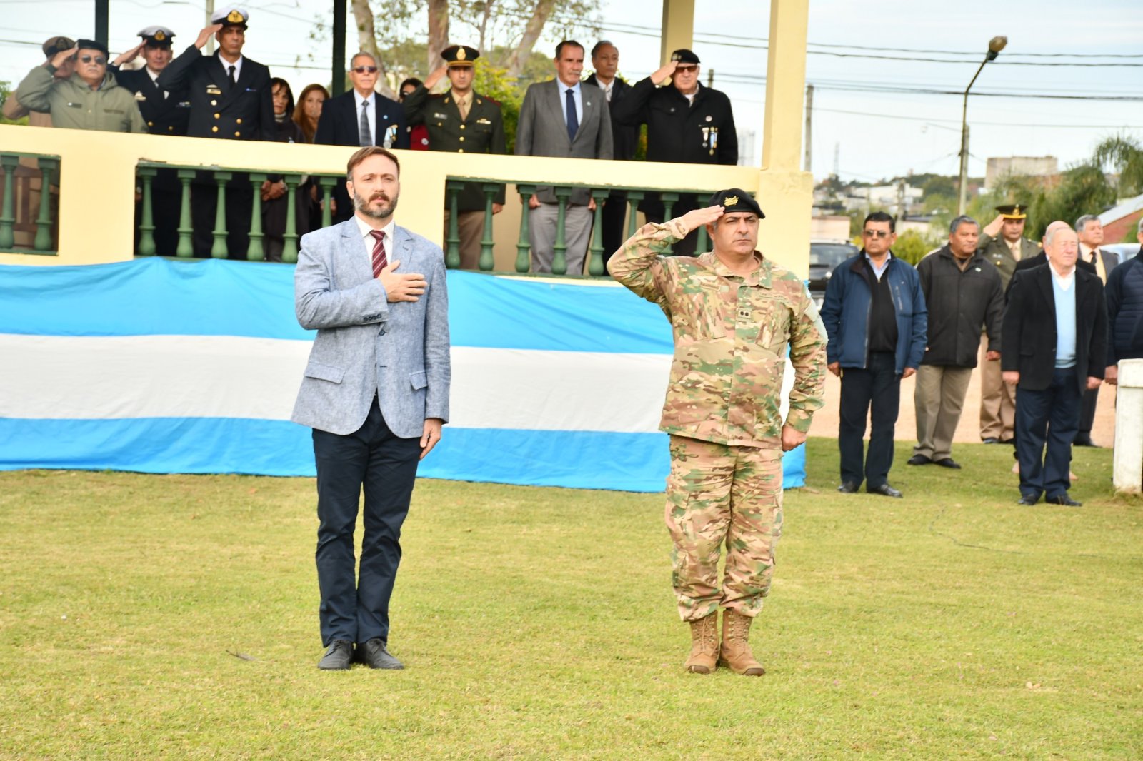 EL INTENDENTE AZCUÉ PARTICIPÓ DEL ACTO POR EL 216° ANIVERSARIO DEL EJÉRCITO ARGENTINO