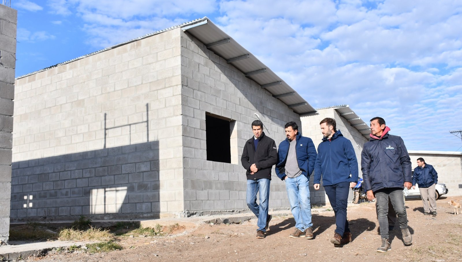 AZCUÉ RECORRIÓ LAS VIVIENDAS DEL BARRIO AGUA PATITO QUE SERÁN DESTINADAS A FAMILIAS QUE VIVEN EN ZONAS I NUNDABLES