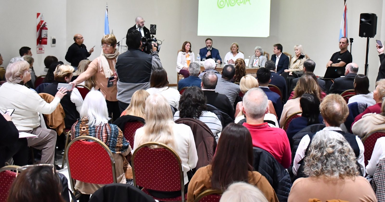 EL INTENDENTE AZCUÉ PARTICIPÓ DEL ENCUENTRO DE LA REGIÓN IV DE LALCEC
