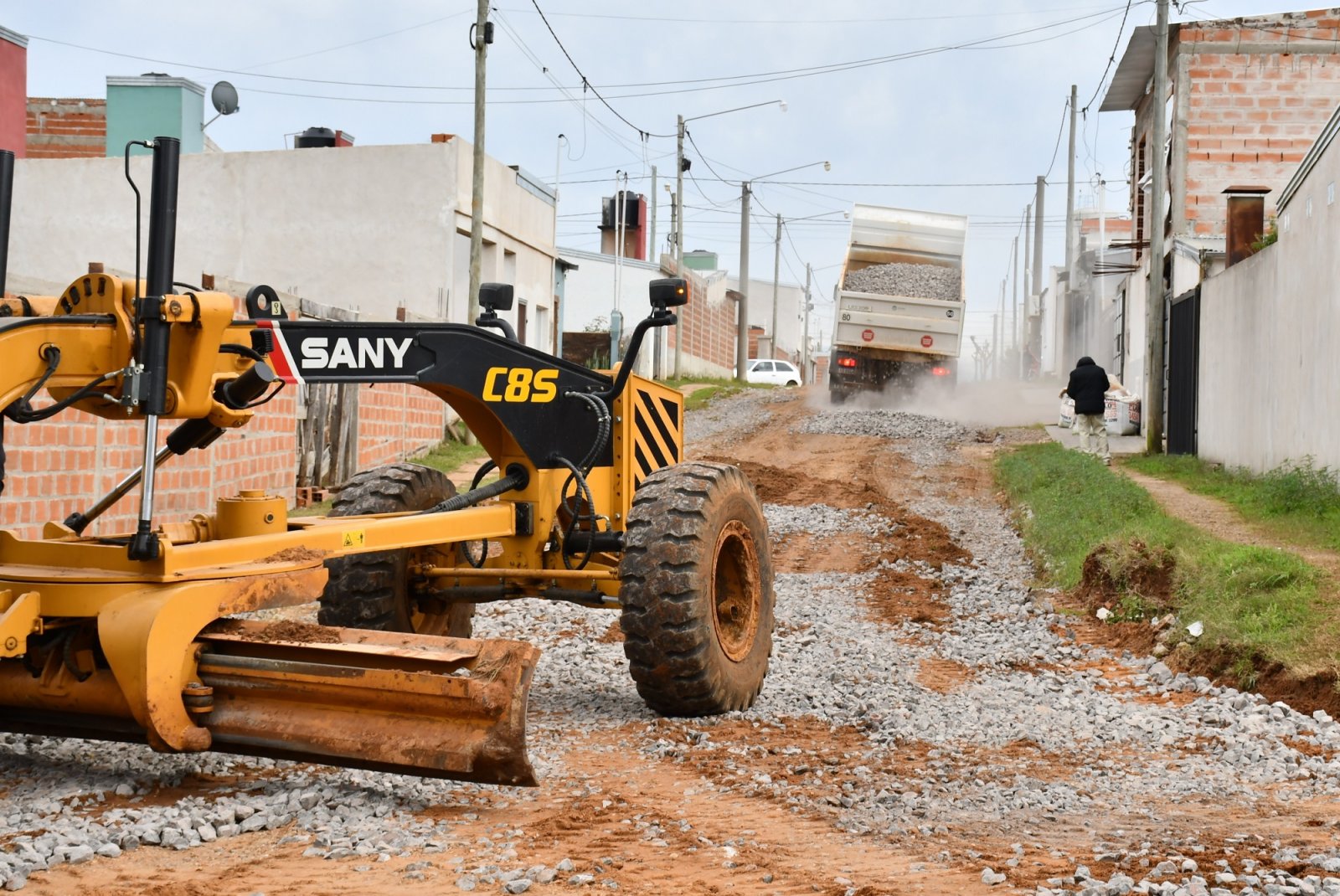 EL MUNICIPIO LLEVA INVERTIDOS MÁS DE 354 MILLONES DE PESOS EN TRABAJOS DE SANEAMIENTO EN CALLES SIN PAVIME NTAR