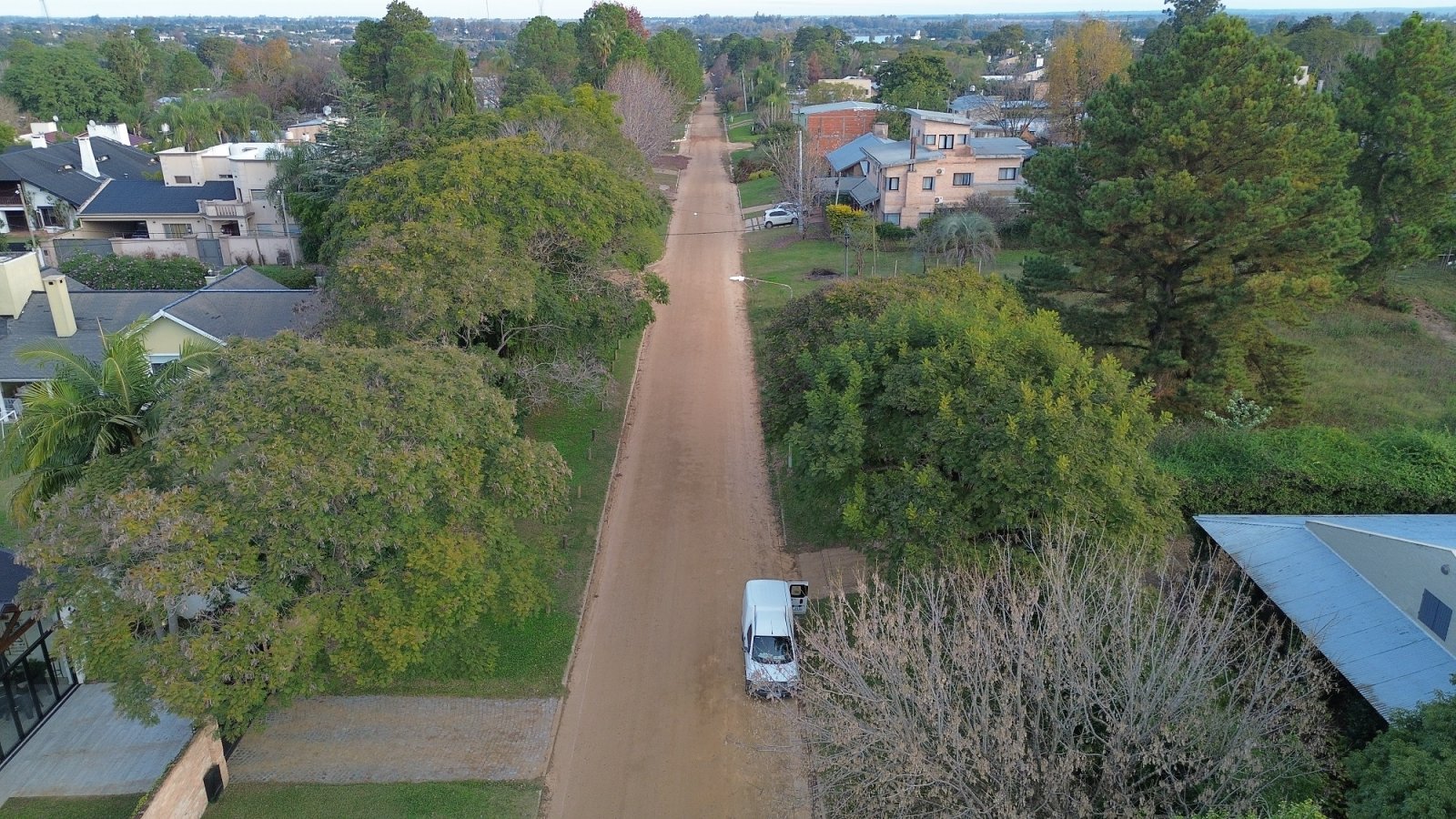 CON UN PRESUPUESTO SUPERIOR A LOS 2.600 MILLONES DE PESOS, SE PAVIMENTARÁN 34 CUADRAS DE LA ZONA NORESTE D E LA CIUDAD