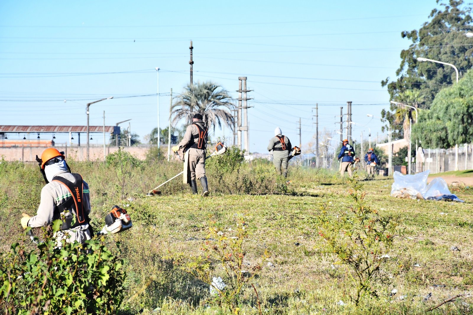 OPERATIVO DE LIMPIEZA, MEJORAS DE ALUMBRADO Y ERRADICACIÓN DE BASURALES EN LOS BARRIOS LLAMARADA Y LAS VI ÑAS