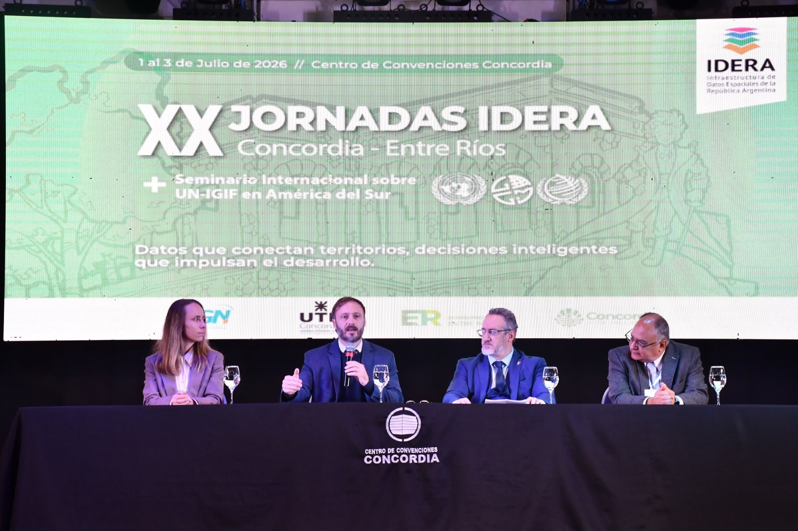 AZCUÉ EN LA APERTURA DE LAS XX JORNADAS IDERA: “DETRÁS DE CADA MAPA HAY UNA POLÍTICA PÚBLICA, DETRÁS  DE CADA DATO HAY UNA PERSONA”