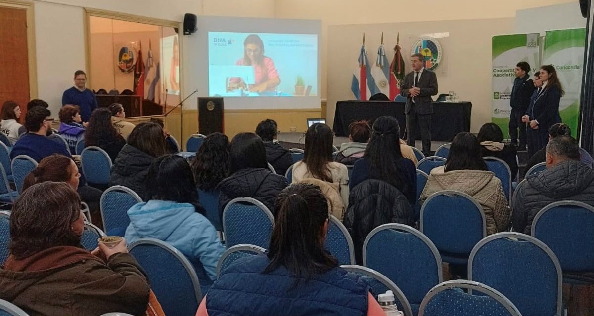 EMPRENDEDORES Y COMERCIANTES FUERON CAPACITADOS SOBRE PAGOS DIGITALES Y SEGURIDAD INFORMÁTICA