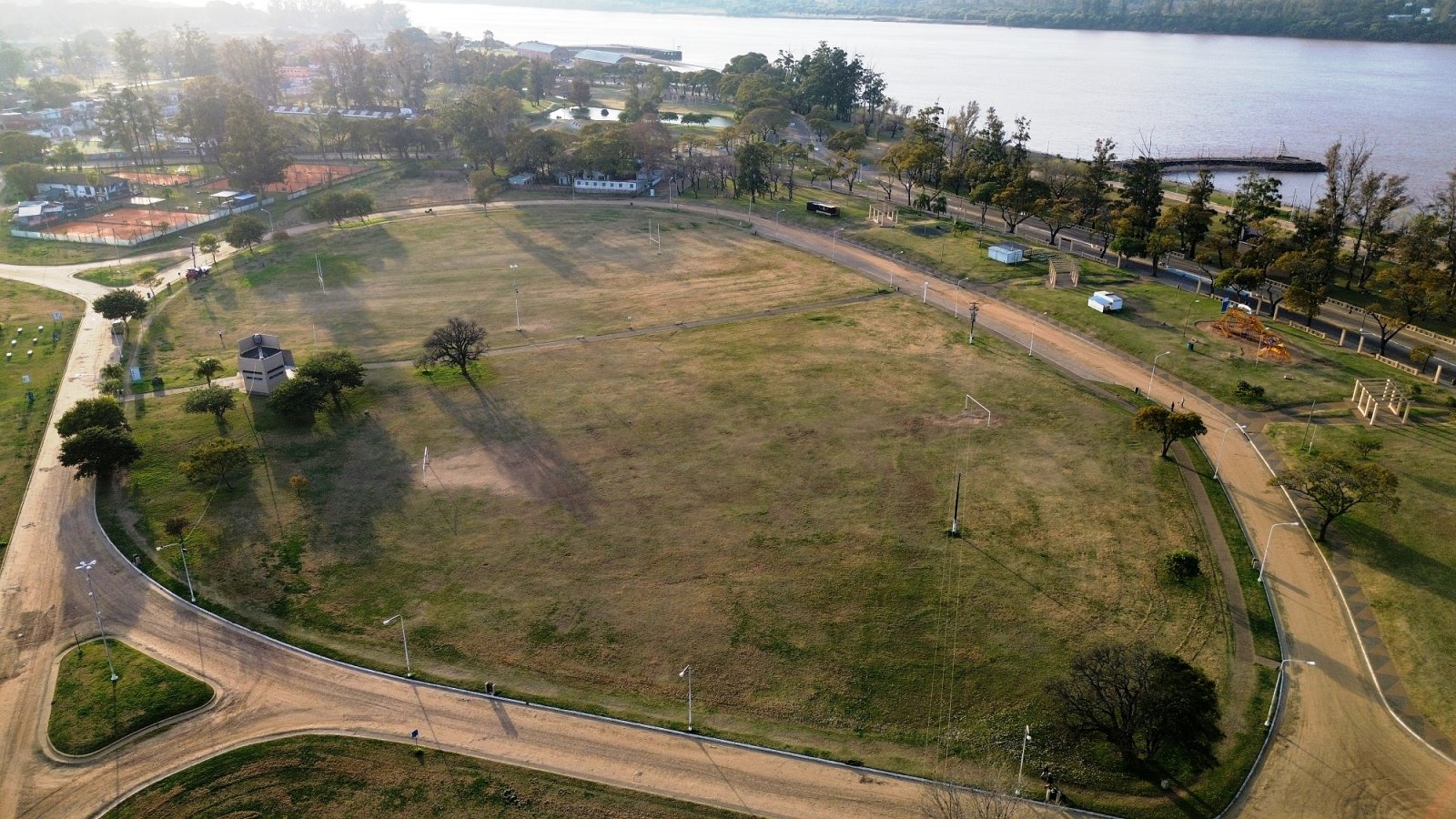 LA COSTANERA CONTINÚA SIENDO EL PUNTO DE ENCUENTRO PARA VIVIR LA FINAL DEL MUNDIAL