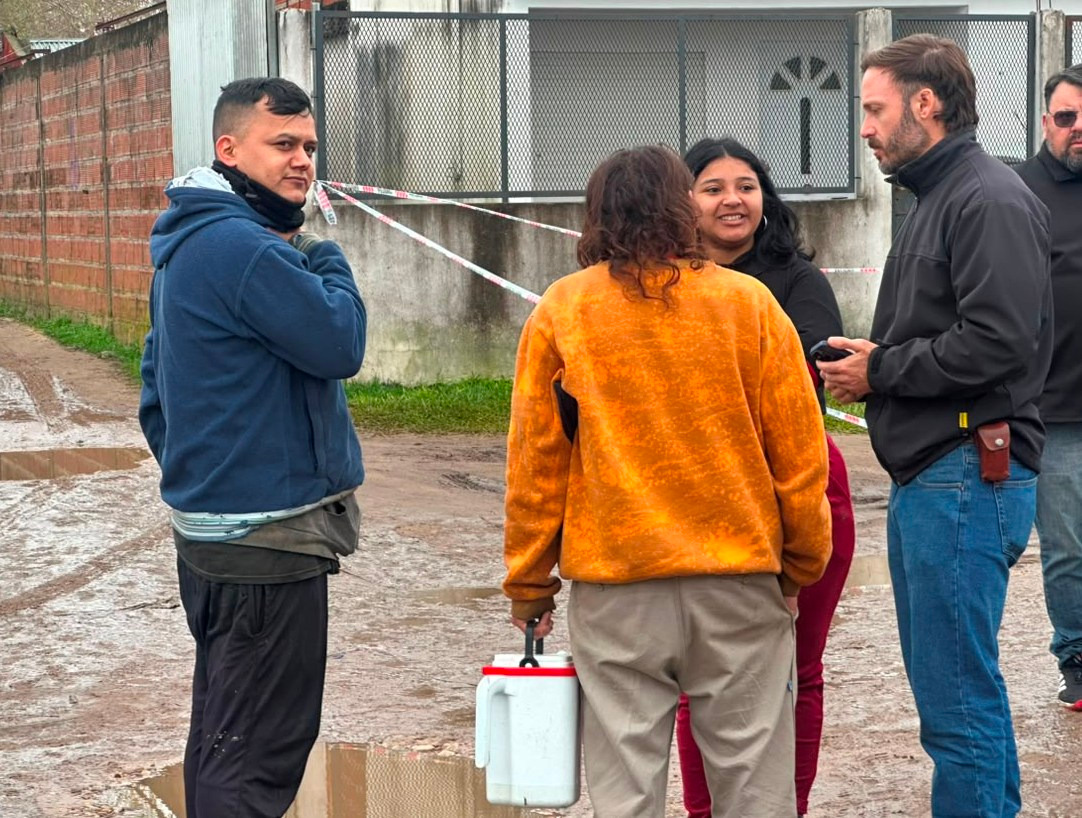 EL MUNICIPIO SIGUE CON LAS TAREAS DE DESPEJE DE LA VÍA PÚBLICA Y ASISTENCIA A DAMNIFICADOS POR EL TEMPORA L