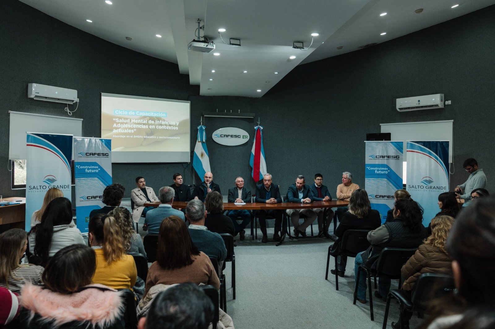 CAFESG y la Delegación Argentina ante CTM Salto Grande lanzaron un ciclo de capacitación sobre Salud Ment al en Infancias y Adolescencias