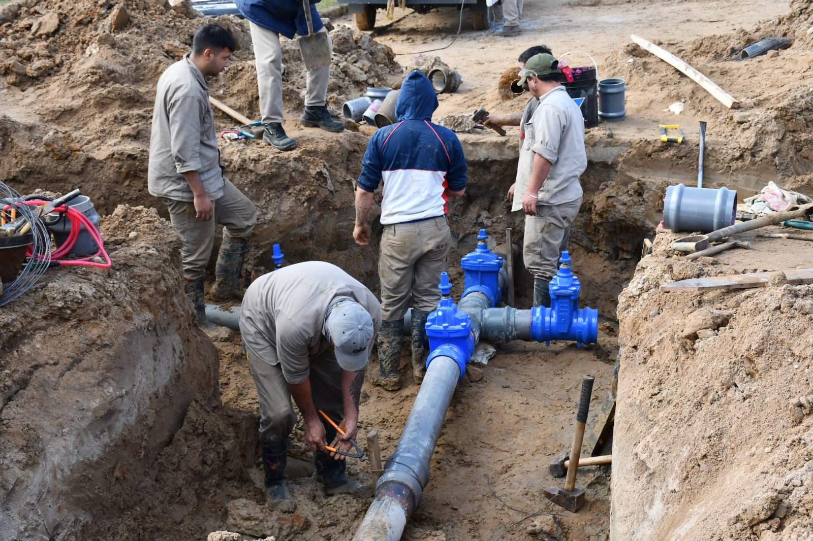 LA MUNICIPALIDAD EJECUTA OBRAS INTEGRALES EN CALLE LA PAMPA PARA ASEGURAR PAVIMENTO DE MAYOR DURABILIDAD