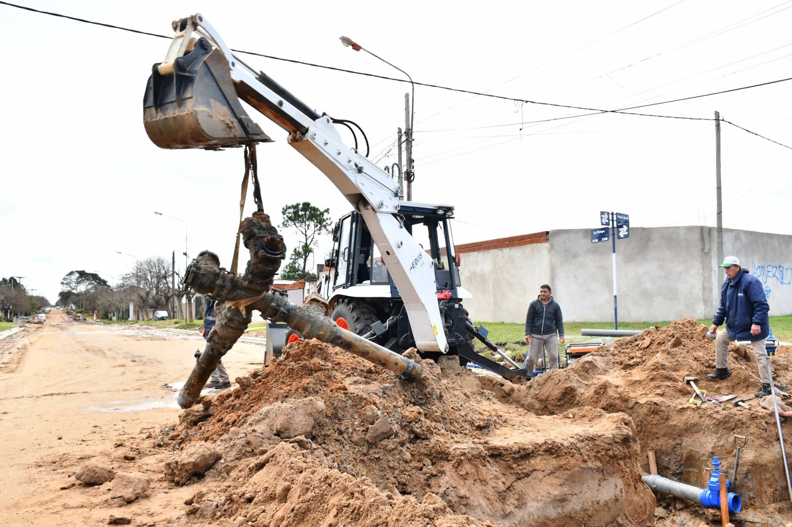LA MUNICIPALIDAD EJECUTA OBRAS INTEGRALES EN CALLE LA PAMPA PARA ASEGURAR PAVIMENTO DE MAYOR DURABILIDAD