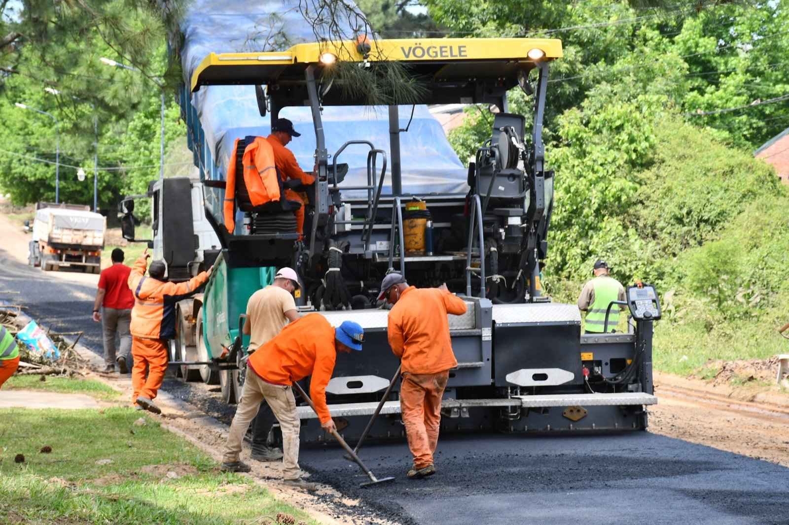 CON LA PAVIMENTACIÓN DE CALLE 6 DE CABALLERÍA CONTINÚAN LAS OBRAS EN LA ZONA NORESTE DE CONCORDIA